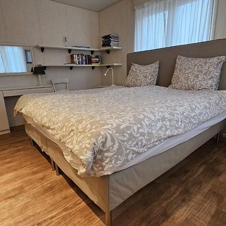 Chalet Buutengeweun, Met Luxe Jacuzzi En Tonsauna Sint Annaland Exterior photo