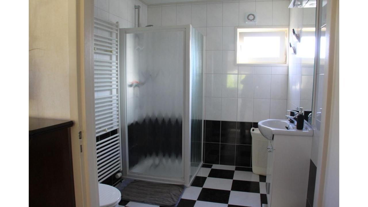 Chalet Buutengeweun, Met Luxe Jacuzzi En Tonsauna Sint Annaland Exterior photo