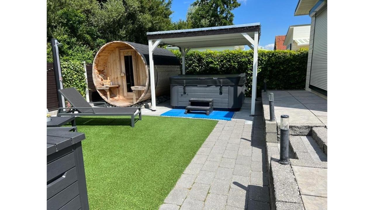 Chalet Buutengeweun, Met Luxe Jacuzzi En Tonsauna Sint Annaland Exterior photo